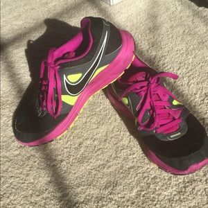 ***SOLD****Nike womens sneakers size 7